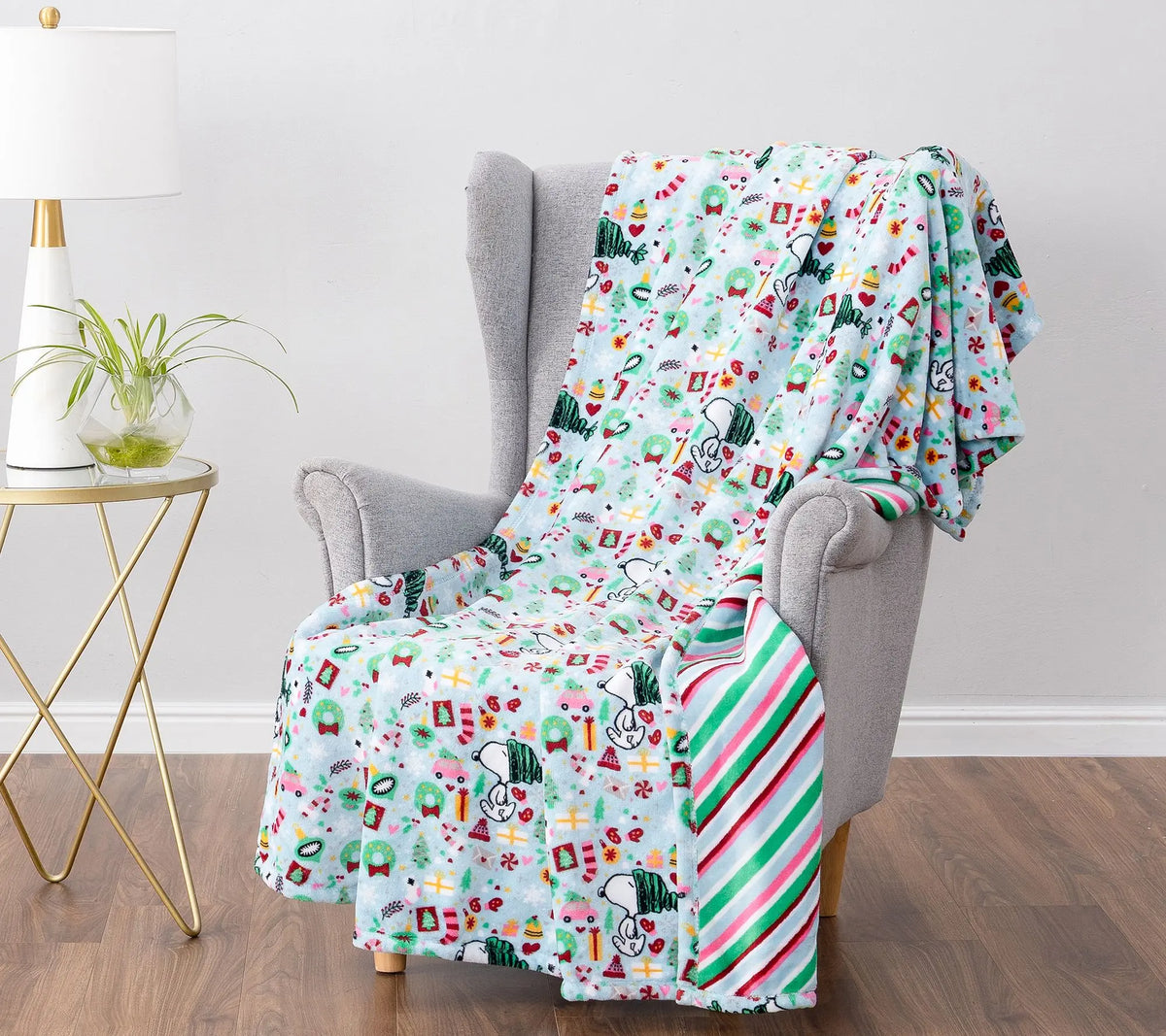 Berkshire Holiday Peanuts Twin Print Throw in Gift Box