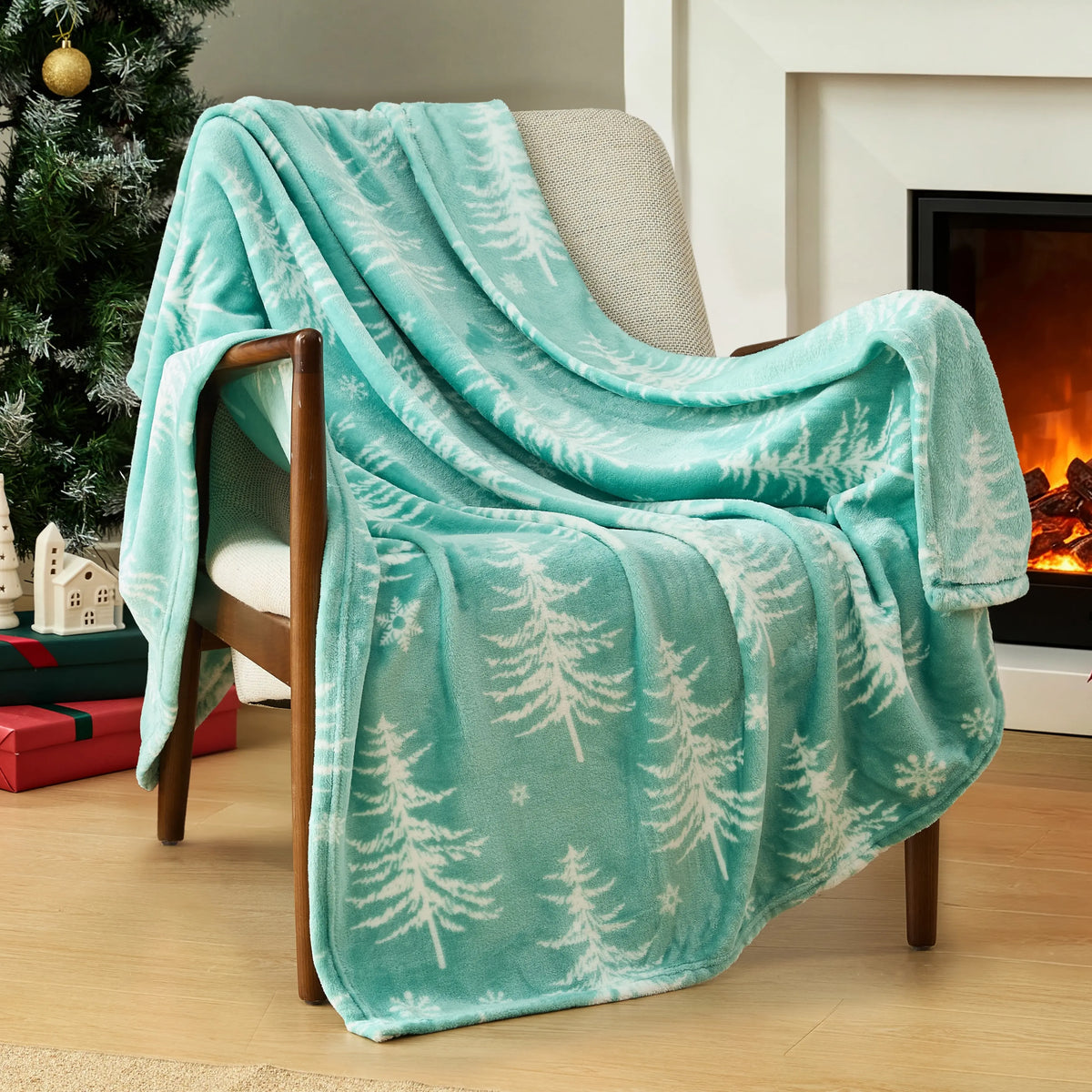 CGK | Holiday Plush Blanket - Ultra-Soft Festive Throw, Cozy Lightweight Christmas Bedding & Couch Blanket with Holiday Prints