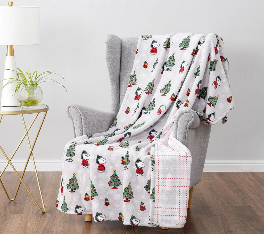 Berkshire Holiday Peanuts Twin Print Throw in Gift Box