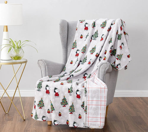 Berkshire Holiday Peanuts Twin Print Throw in Gift Box